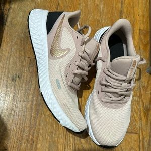 Nike Revolution Pink SIZE 8.5